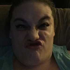 Meet your Posher, Lois